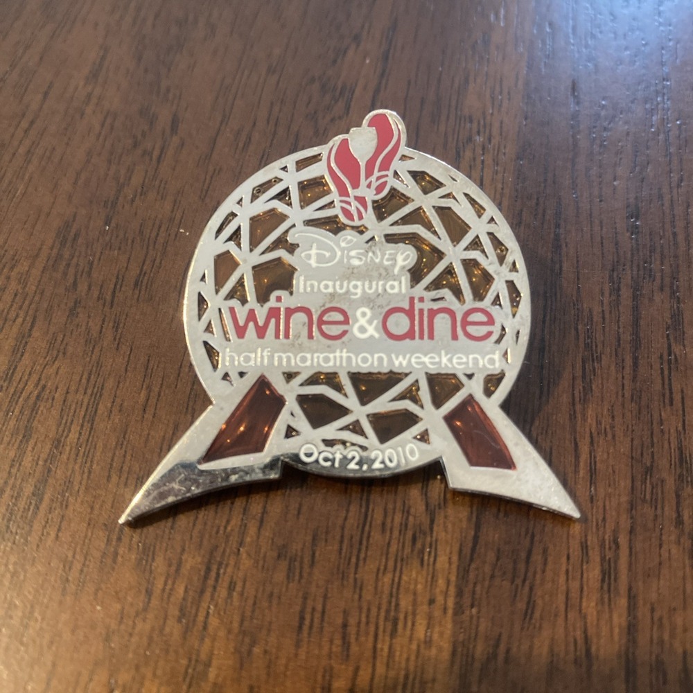 Disney Inaugural Wine & Dine 1/2 Marathon Weekend Pin 2010 Locking Back
